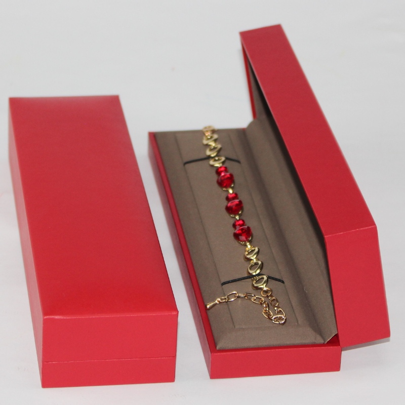 Изискана кутия за опаковане на бижута с висококачествена огърлица и гривна с пяна от гъба, размерът е 243*65*40mm